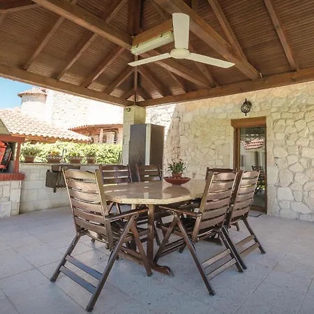 Zeus Sea View With Private Pool, וילה
