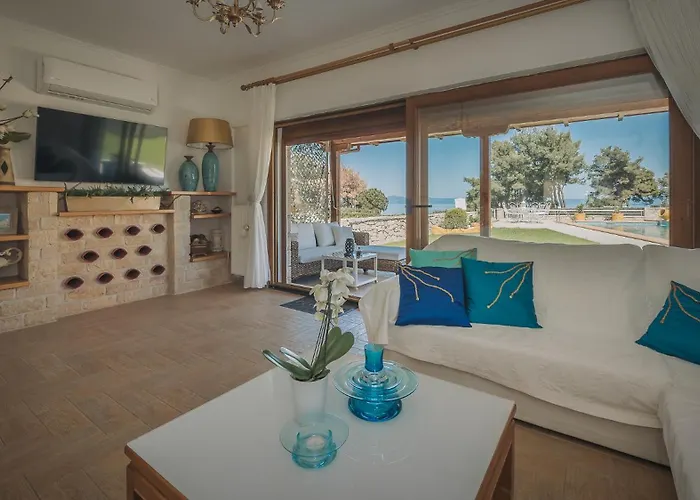 Zeus Sea View With Private Pool,