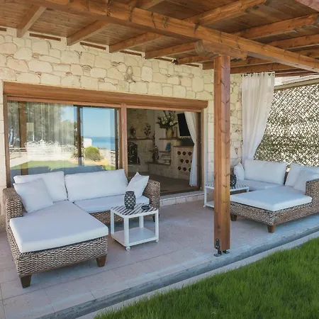 Zeus Sea View With Private Pool, فيلة أفيتوس